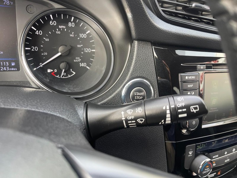 Nissan Rogue Vehicle Image 28