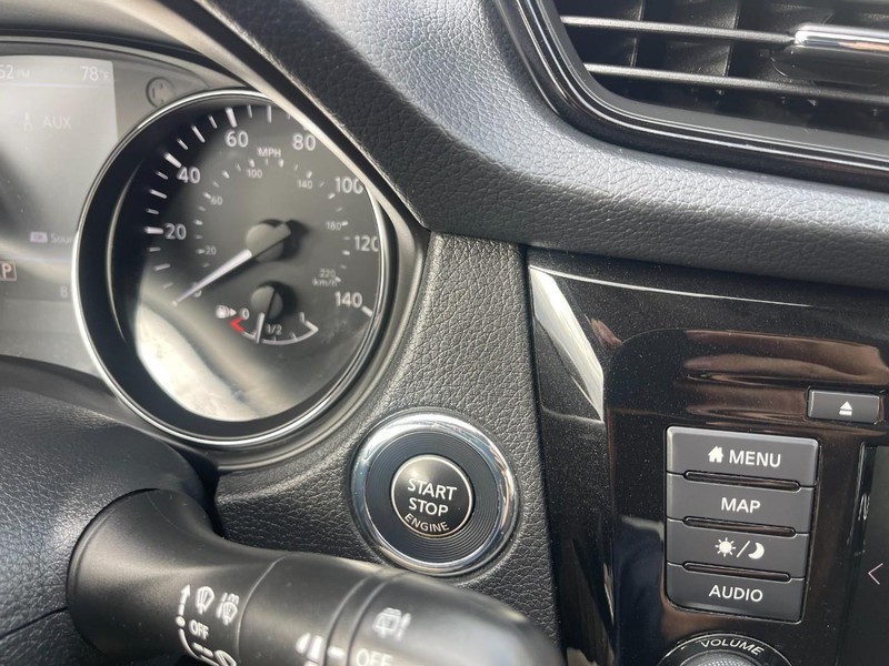 Nissan Rogue Vehicle Image 29