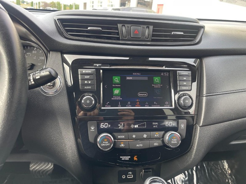 Nissan Rogue Vehicle Image 30