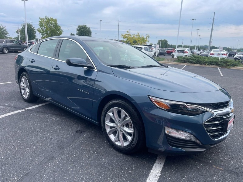 Chevrolet Malibu Vehicle Image 02