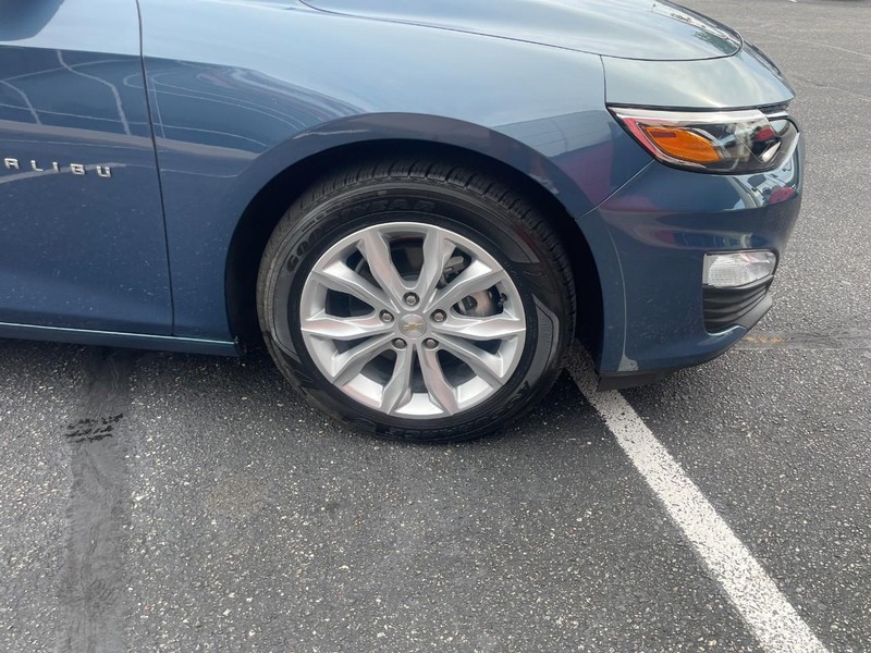 Chevrolet Malibu Vehicle Image 08