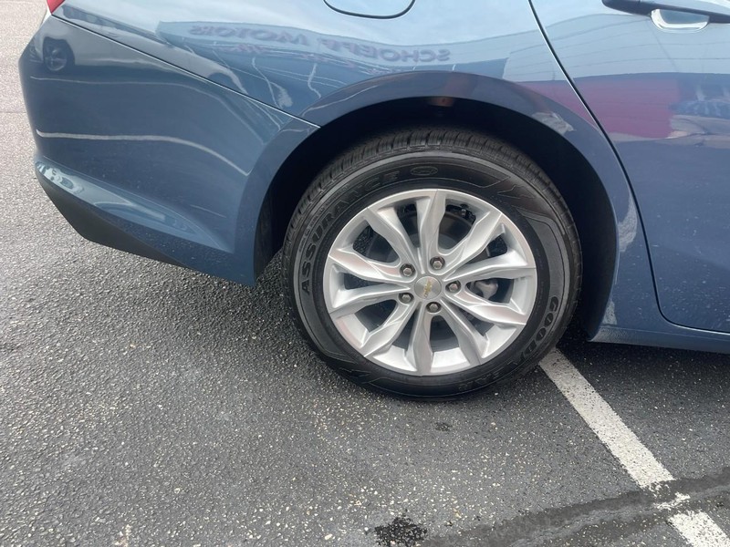 Chevrolet Malibu Vehicle Image 09