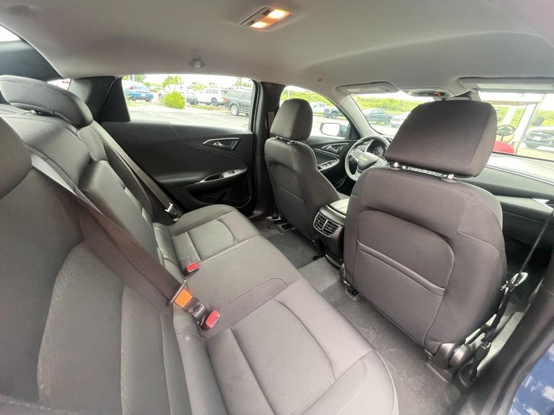 Chevrolet Malibu Vehicle Image 14