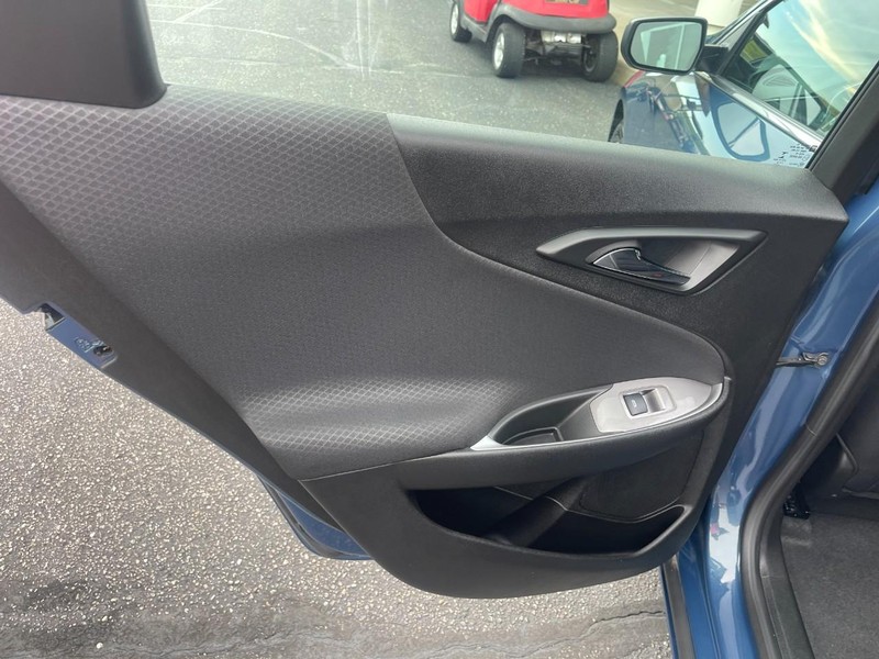 Chevrolet Malibu Vehicle Image 18