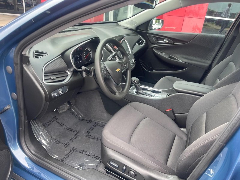 Chevrolet Malibu Vehicle Image 19