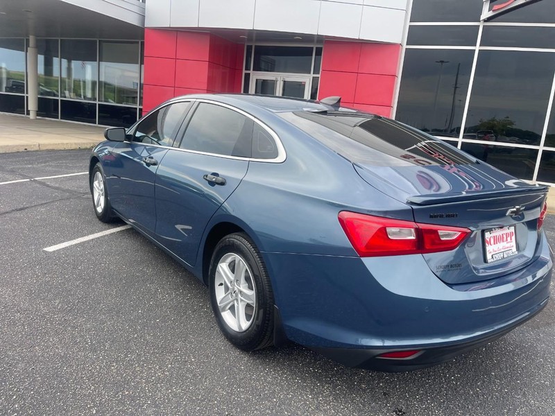 Chevrolet Malibu Vehicle Image 04