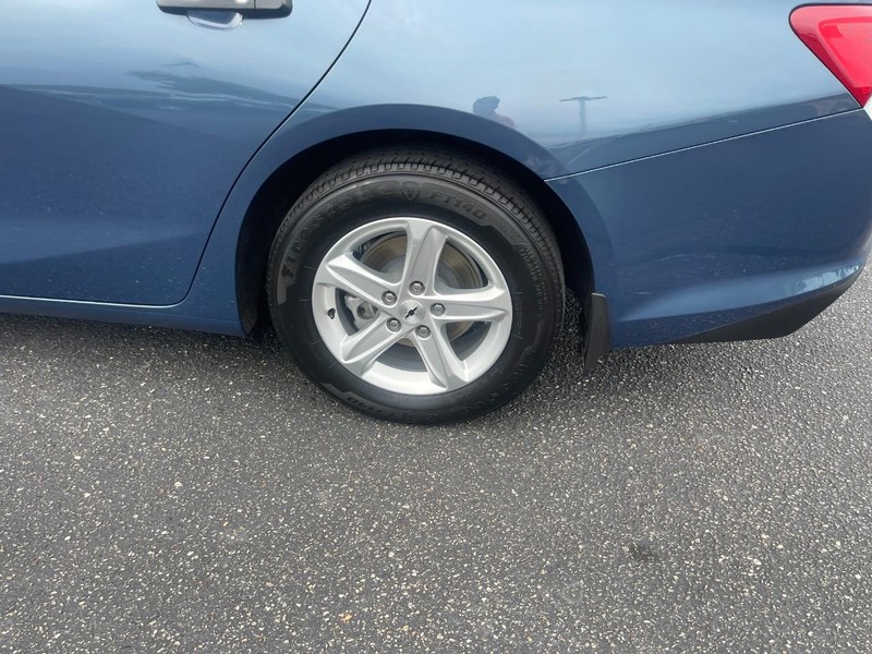 Chevrolet Malibu Vehicle Image 05