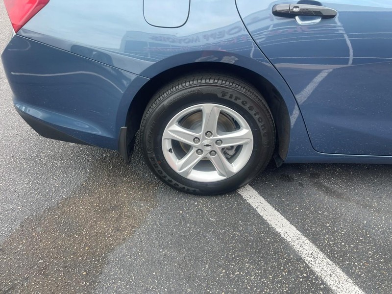 Chevrolet Malibu Vehicle Image 08