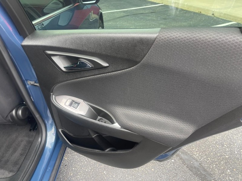 Chevrolet Malibu Vehicle Image 14