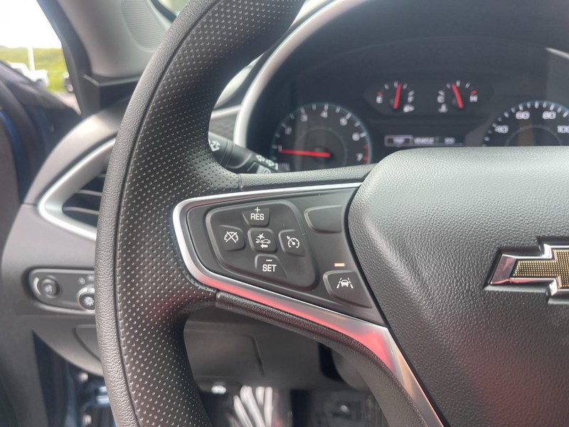 Chevrolet Malibu Vehicle Image 22