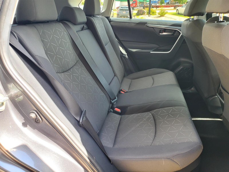 Toyota RAV4 Vehicle Image 14