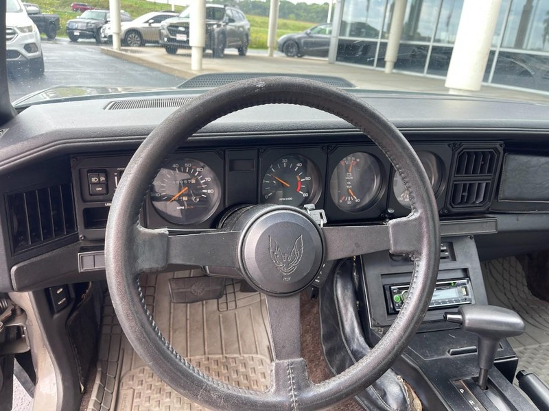 Pontiac Firebird Vehicle Image 14