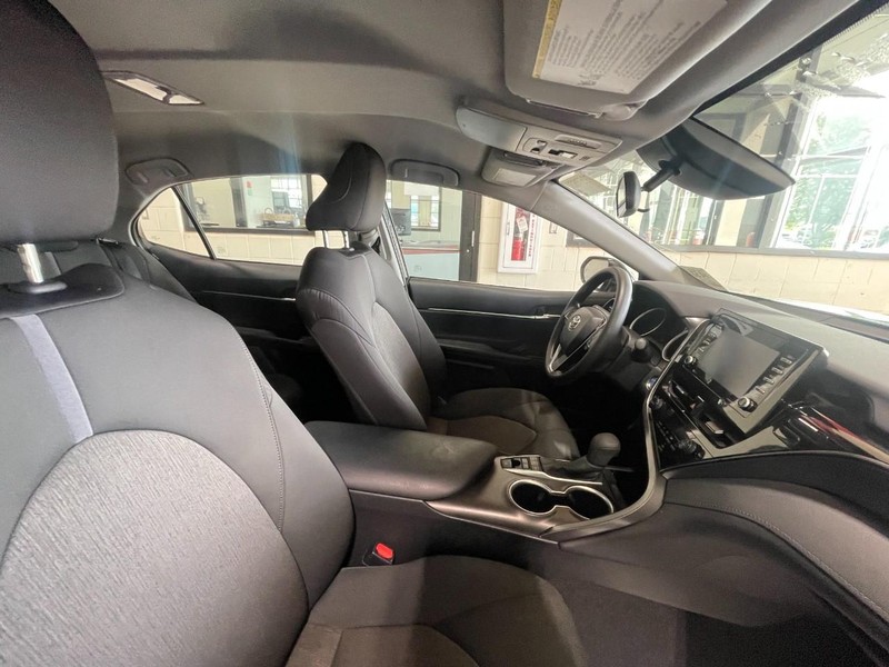Toyota Camry Vehicle Image 03
