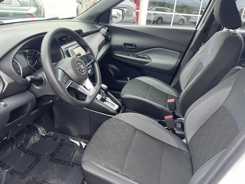 Nissan Kicks Vehicle Image 12