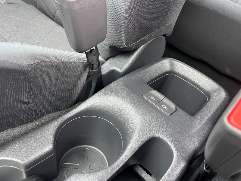 Nissan Kicks Vehicle Image 13