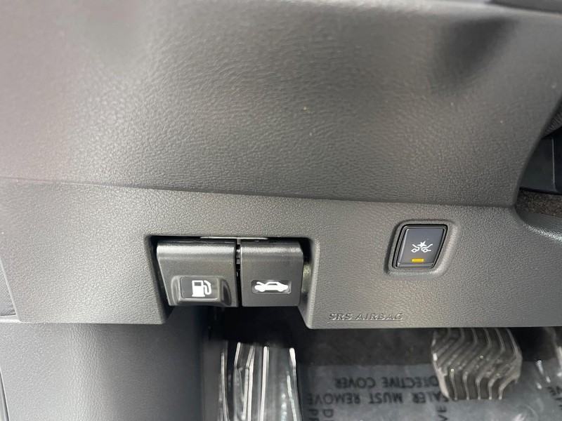 Nissan Kicks Vehicle Image 17