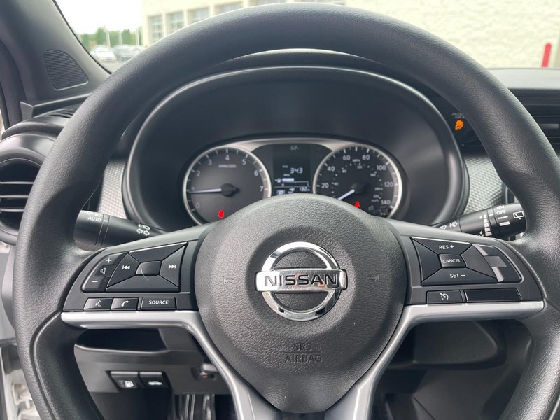 Nissan Kicks Vehicle Image 18