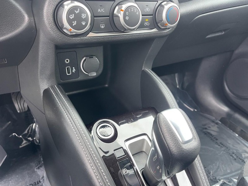 Nissan Kicks Vehicle Image 24