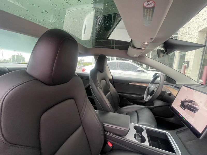 Tesla Model 3 Vehicle Image 03