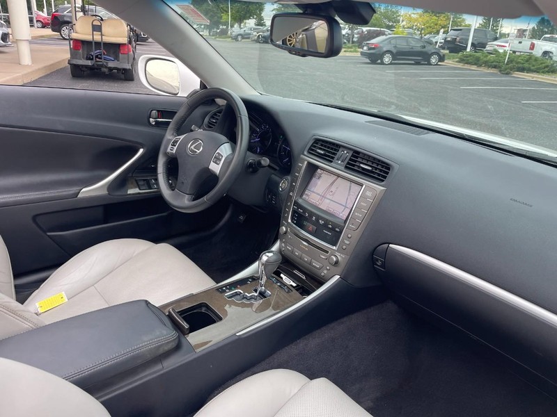 Lexus IS 250C Vehicle Image 02