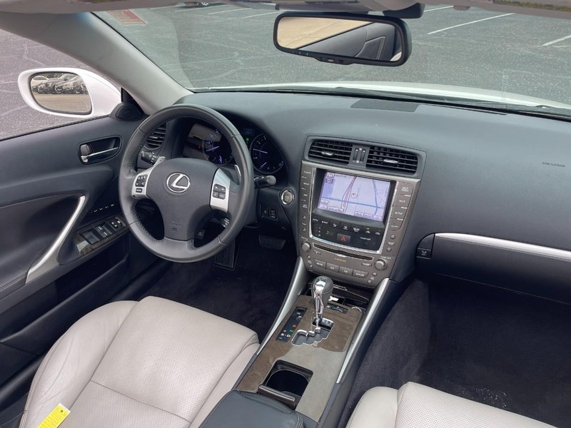Lexus IS 250C Vehicle Image 03