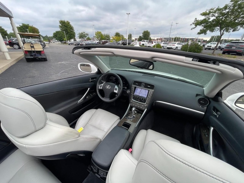 Lexus IS 250C Vehicle Image 05