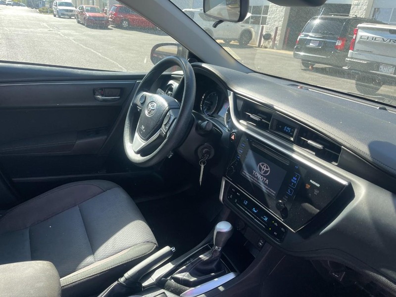 Toyota Corolla Vehicle Image 02