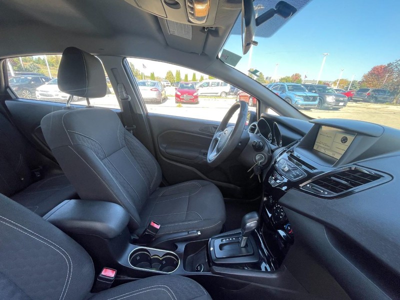 Ford Fiesta Vehicle Image 06