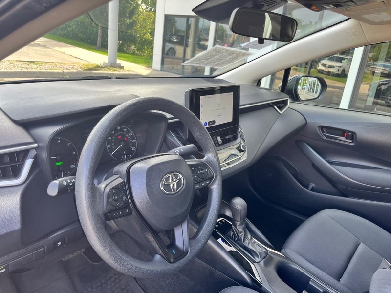 Toyota Corolla Vehicle Image 12