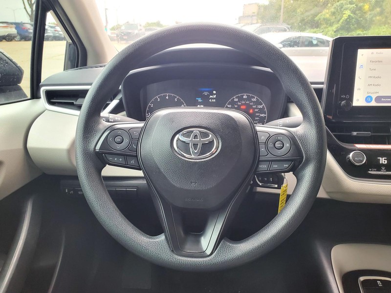 Toyota Corolla Vehicle Image 09