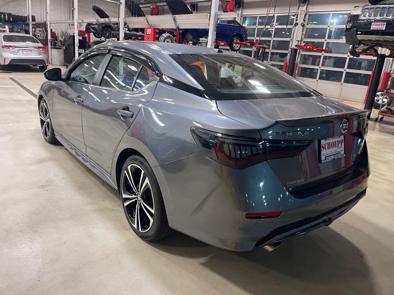 Nissan Sentra Vehicle Image 04