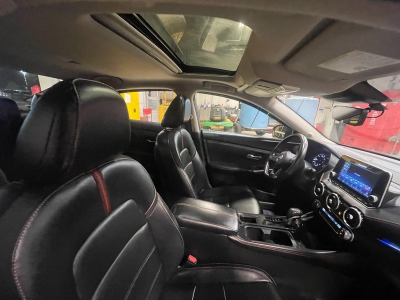 Nissan Sentra Vehicle Image 07