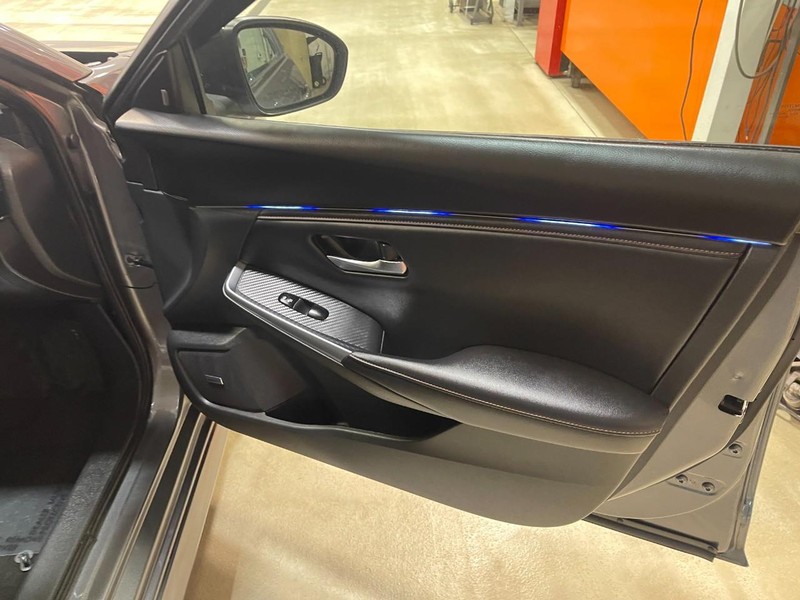 Nissan Sentra Vehicle Image 09
