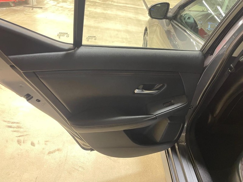 Nissan Sentra Vehicle Image 13