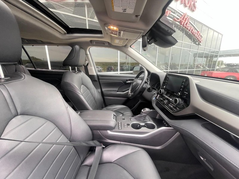 Toyota Highlander Vehicle Image 03
