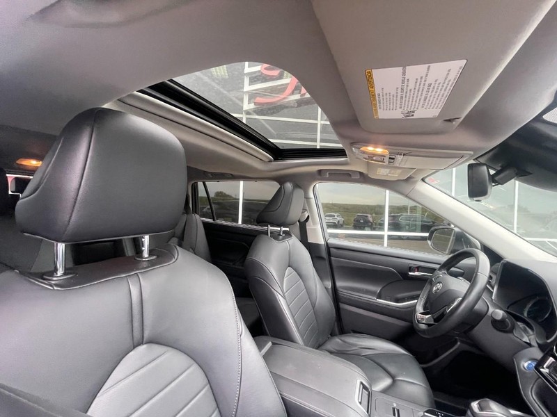 Toyota Highlander Vehicle Image 04