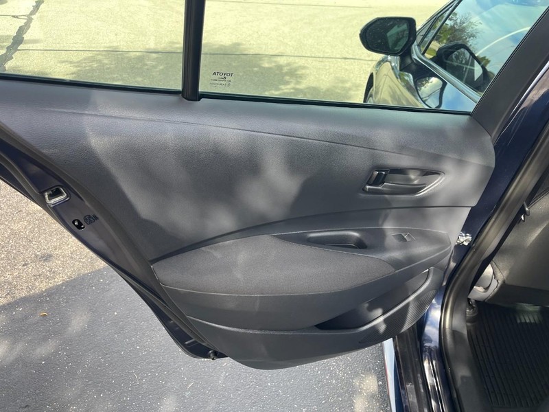 Toyota Corolla Vehicle Image 13