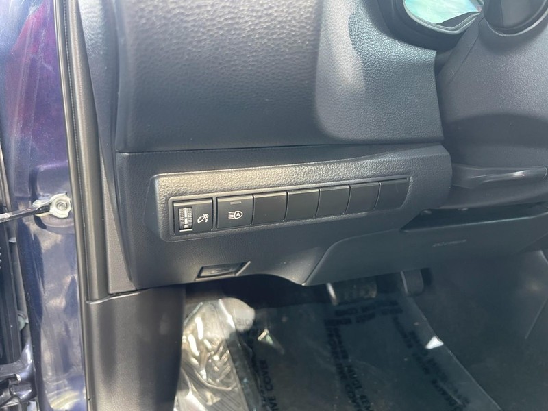 Toyota Corolla Vehicle Image 16