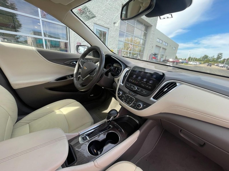 Chevrolet Malibu Vehicle Image 06