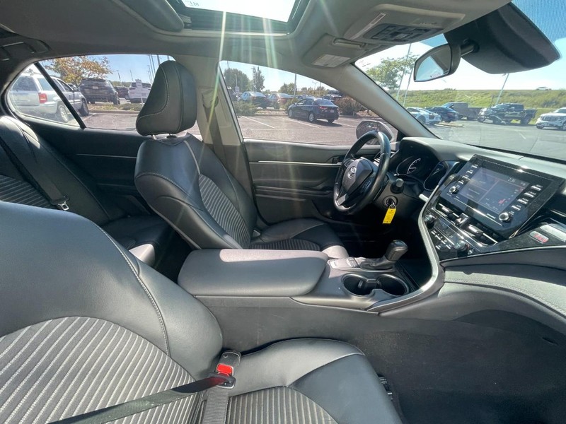 Toyota Camry Vehicle Image 04