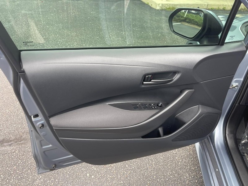 Toyota Corolla Vehicle Image 13