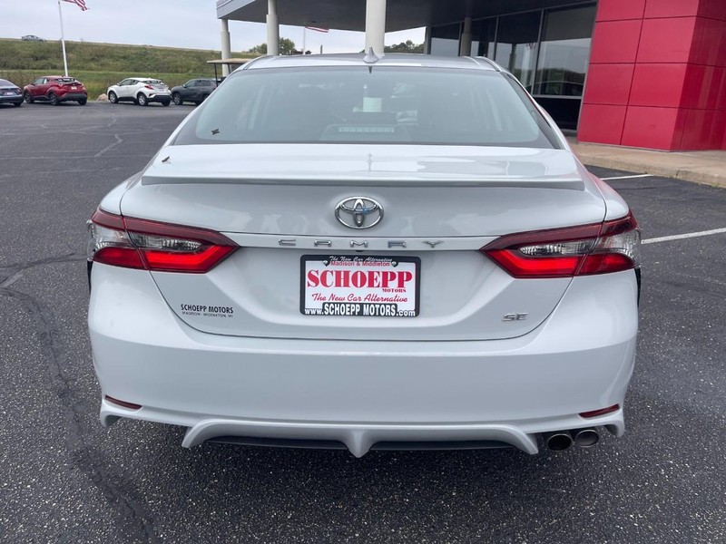 Toyota Camry Vehicle Image 04