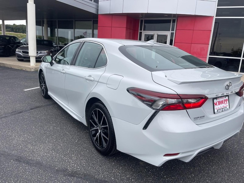 Toyota Camry Vehicle Image 05