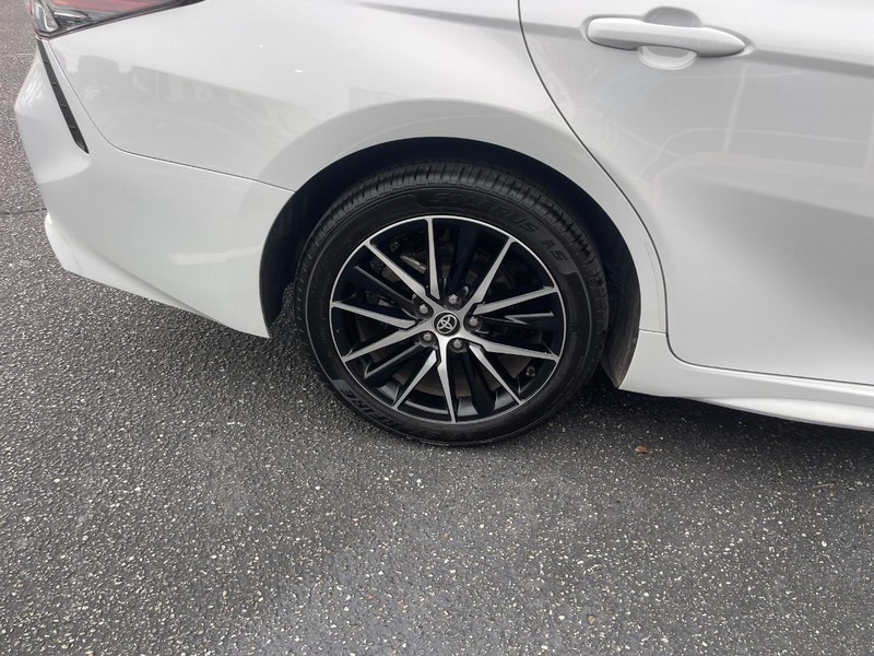 Toyota Camry Vehicle Image 09