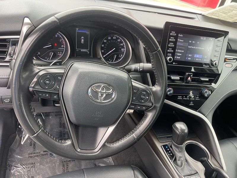 Toyota Camry Vehicle Image 21