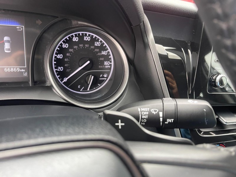 Toyota Camry Vehicle Image 25