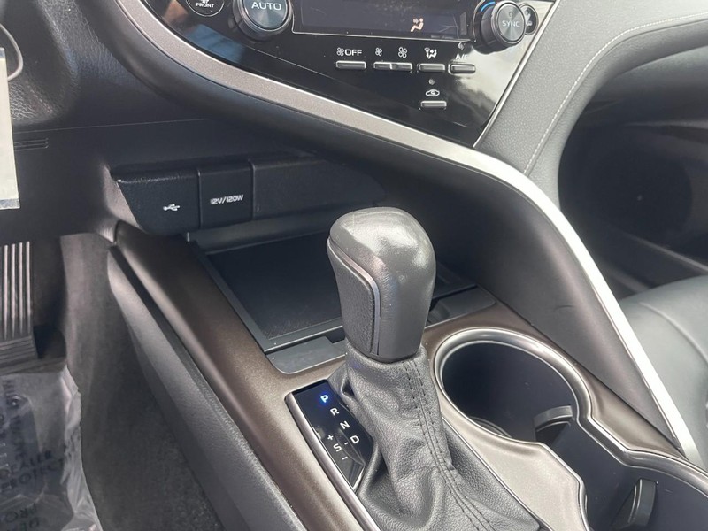 Toyota Camry Vehicle Image 27