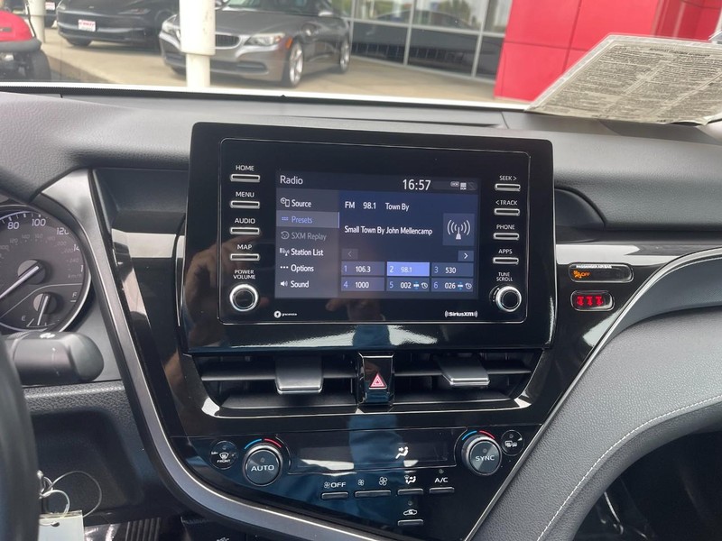 Toyota Camry Vehicle Image 28