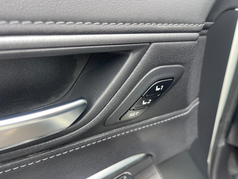 Toyota Venza Vehicle Image 23