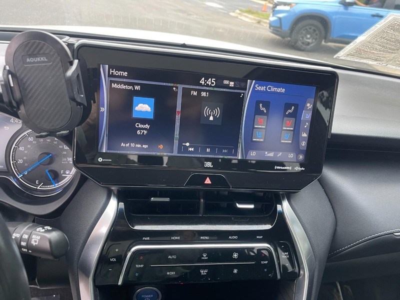 Toyota Venza Vehicle Image 35